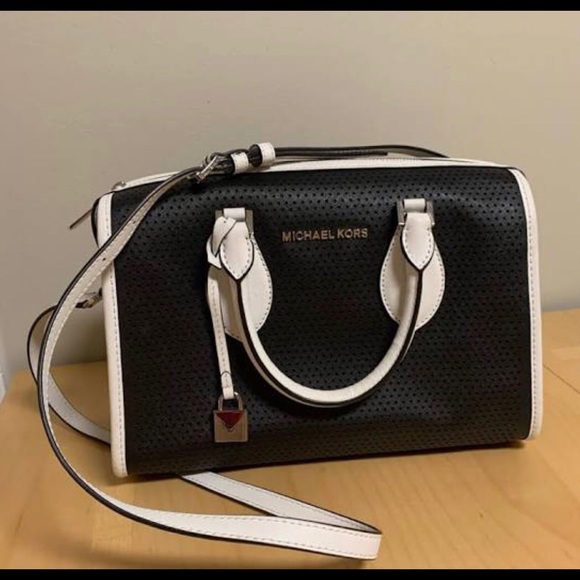 Michael Kors bag - Picture 6 of 6